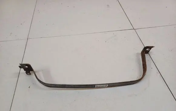 Fuel tank mounting bracket