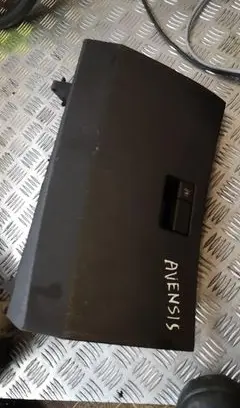 Toyota Avensis T220 Glove box 5555005030