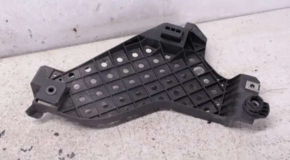 Audi Q3 8U Headlight/headlamp mounting bracket 70802R