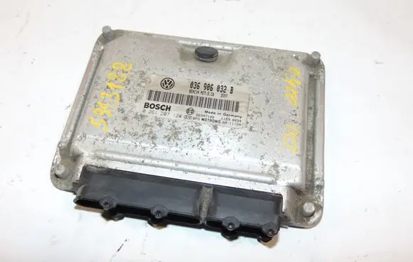 Skoda Octavia Mk1 (1U) Engine control unit/module 036906032B 0261207124