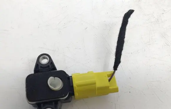 Audi A4 S4 B7 8E 8H Airbag deployment crash/impact sensor 8P0955557 310806 019851