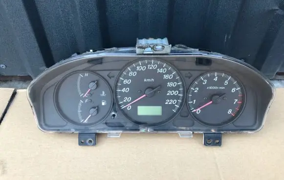 Mazda 323 F Speedometer (instrument cluster) BCB2LA