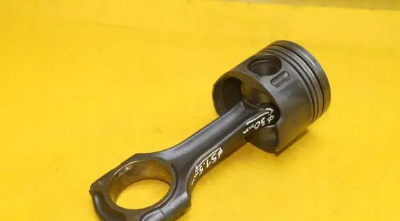 Mercedes-Benz E W211 Piston with connecting rod