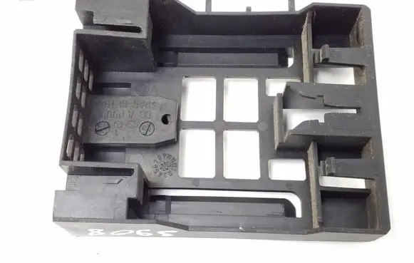 Mercedes-Benz E C207 W207 Fuse box set A2075400340