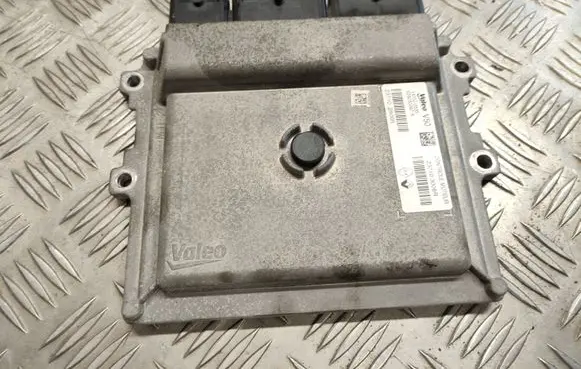 Dacia Sandero Engine control unit/module 237102806R 237103008R