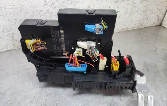 Mercedes-Benz E W212 SAM control unit A2129060205
