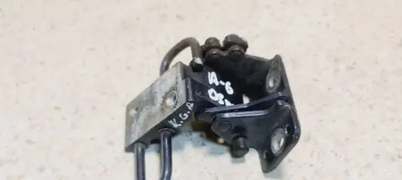 Audi A6 S6 C5 4B Rear door lower hinge 4B0833411E