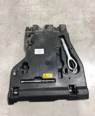 Mercedes-Benz Sprinter W907 W910 Tool set A9105462300