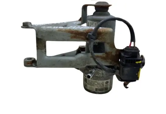 Mercedes-Benz C W205 Vacuum pump A0004303832