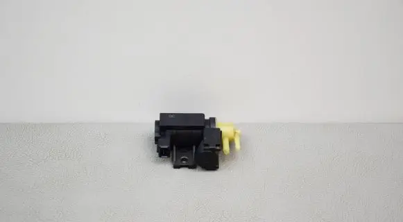 Nissan Juke I F15 Turbo solenoid valve 8200790180