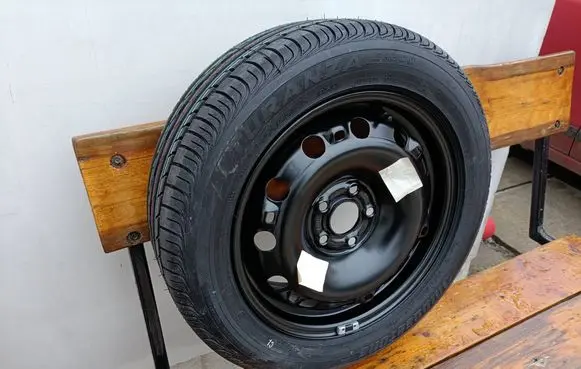 Skoda Fabia Mk2 (5J) R15 summer tire 5J7601012R