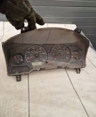 Nissan Patrol Y61 Speedometer (instrument cluster) Vd272