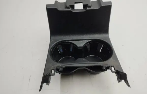 Cup holder front