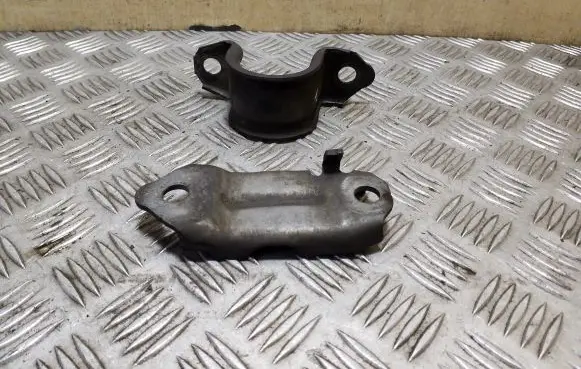 BMW 5 F10 F11 Sway bar bush bracket, front 31306796971 6796971 31306796972