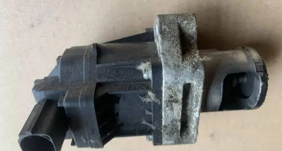 Opel Insignia A EGR valve 724809780