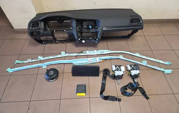 Volkswagen Golf VII Airbag set with panel 5G1857181A 5G0880201J 8V0880204D