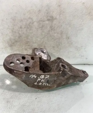 Audi A4 S4 B7 8E 8H Engine mounting bracket 8e0199351