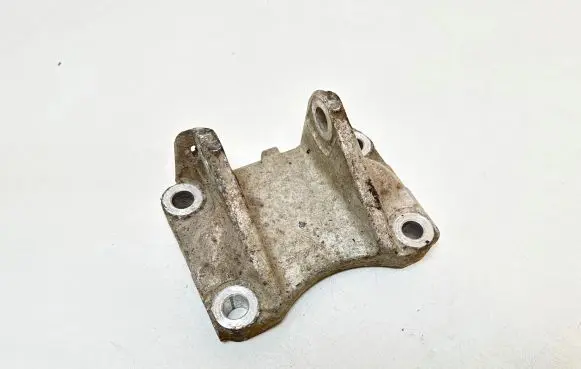 Honda CR-V Engine mounting bracket 90SWY