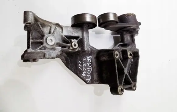 Hyundai Santa Fe Engine mounting bracket