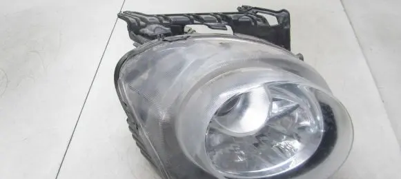Nissan Juke I F15 Headlight/headlamp