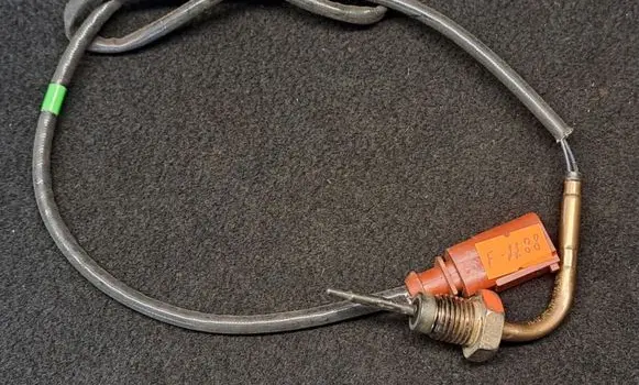 Skoda Kodiaq Exhaust gas temperature sensor 04L906088DN