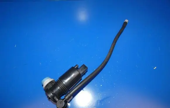 Volvo XC40 Windscreen/windshield washer pump
