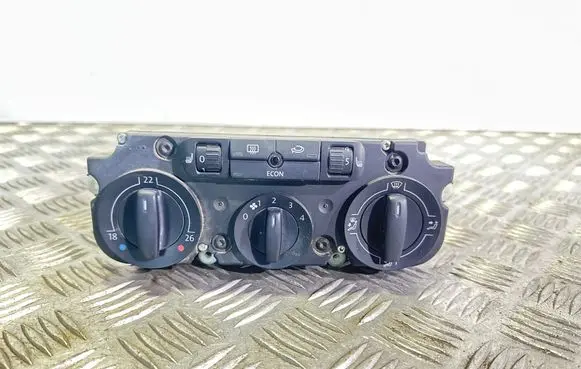 Volkswagen Touran I Climate control unit