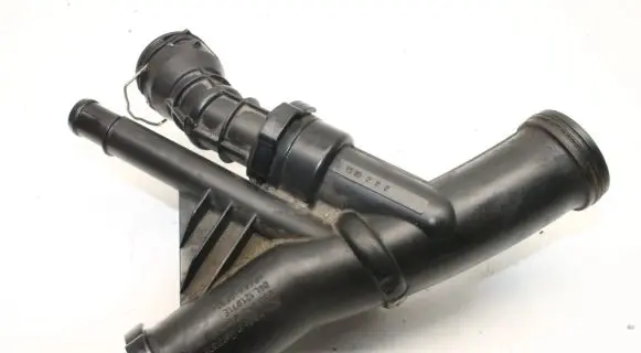Volkswagen PASSAT B8 Thermostat 04L121026F