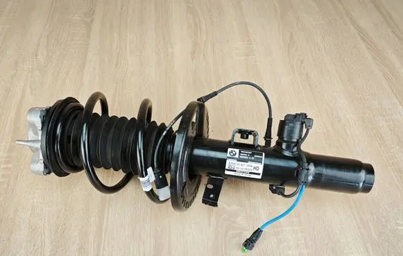 BMW 4 G22 G23 G24 G26 Front shock absorber with coil spring 6886254