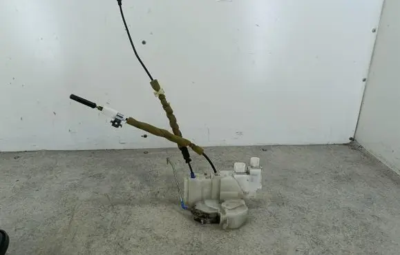 Honda Accord Front door lock 