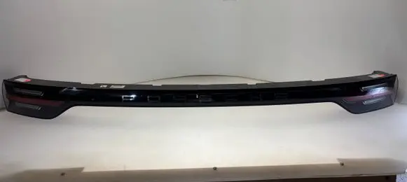 Tailgate rear/tail lights