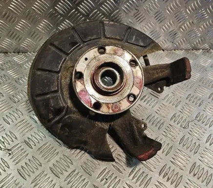 Volkswagen Golf V Front wheel hub