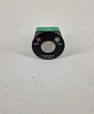 Hyundai Santa Fe Passenger airbag on/off switch 