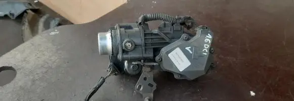 Opel Vivaro Throttle body valve H8201374868