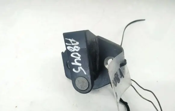 BMW 5 E39 Front door lock loop/hook striker 8176350