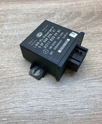 Mercedes-Benz E W211 Light module LCM A2118209985 5DF008278