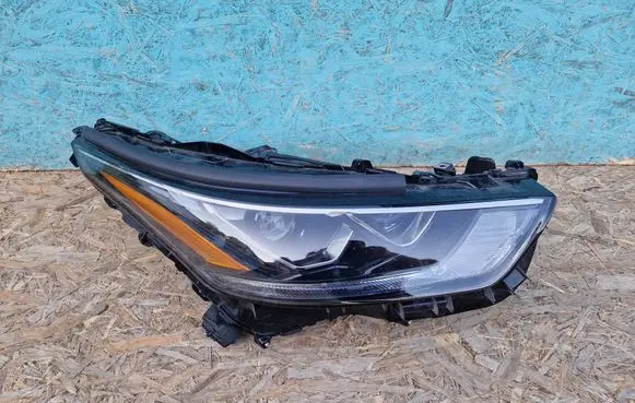 Toyota Highlander XU70 Headlight/headlamp 100008A06K