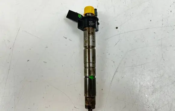 BMW X5 E70 Fuel injector 7805430