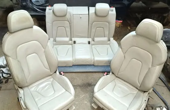 Seat set