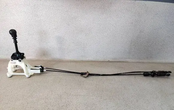 Mitsubishi Outlander Gear shifter/selector