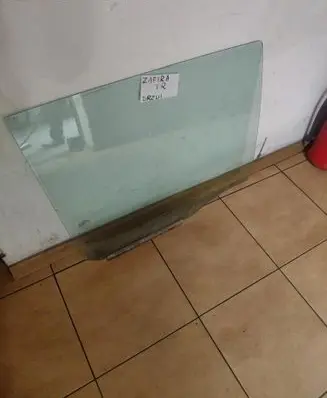 Opel Zafira A Rear door window glass DOT27M235AS2 43R001025