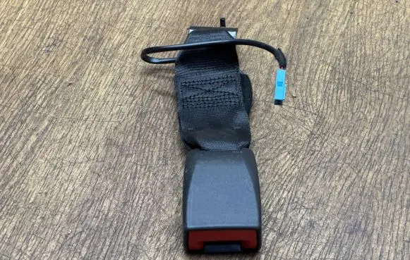 Porsche Macan (95B) Middle seatbelt buckle (rear) 95B857740A 309204199024