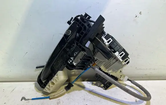 Mercedes-Benz CLA C117 X117 W117 Front door lock A0997201901 A2040085899 ZGS003