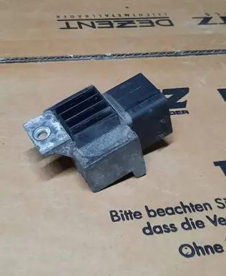 Nissan Qashqai Glow plug pre-heat relay 8200859243