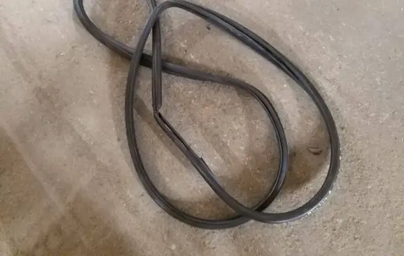 Toyota Yaris Rear door rubber seal (on body) 