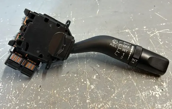 Mazda 6 Wiper control stalk 17B122