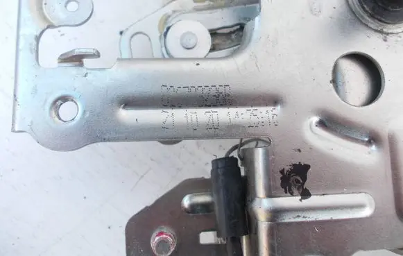 Renault Master III Sliding door lock 826703236R