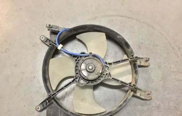 Honda Civic Radiator cooling fan shroud M9920
