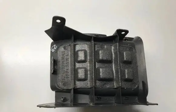 BMW 5 E60 E61 Air intake duct part 7039131 51717039131