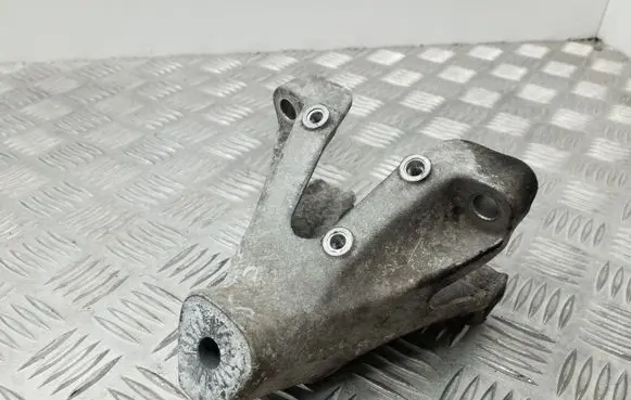 Audi A4 S4 B8 8K Engine mounting bracket 8K01993307AQ